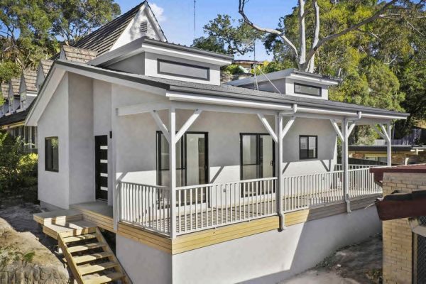 Granny-flat-sydney-covered-entertaining-balcony-alfresco-area-render-finish-dormer-windows