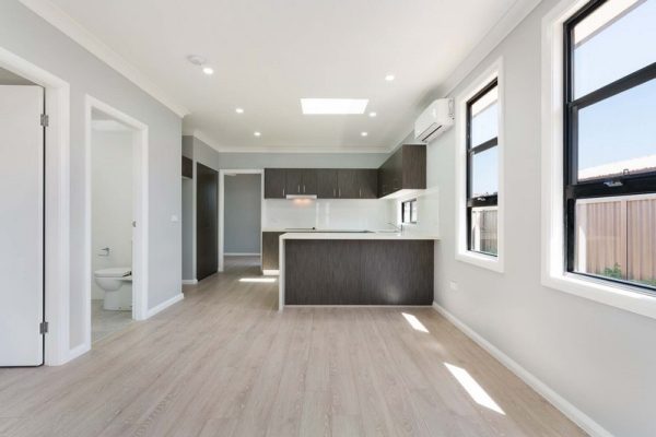 granny-flat-sydney-bluegum-kitchen-design-polytec-quantum-quartz-skylight-black-windows