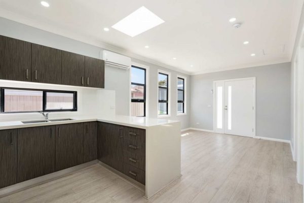 granny-flat-sydney-design-kitchen-polytec-40mm-quantum-quartz-benchtop-skylight-windows